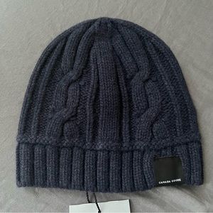 Canada Goose Ladies Cable Toque Navy Marine 100% Wool